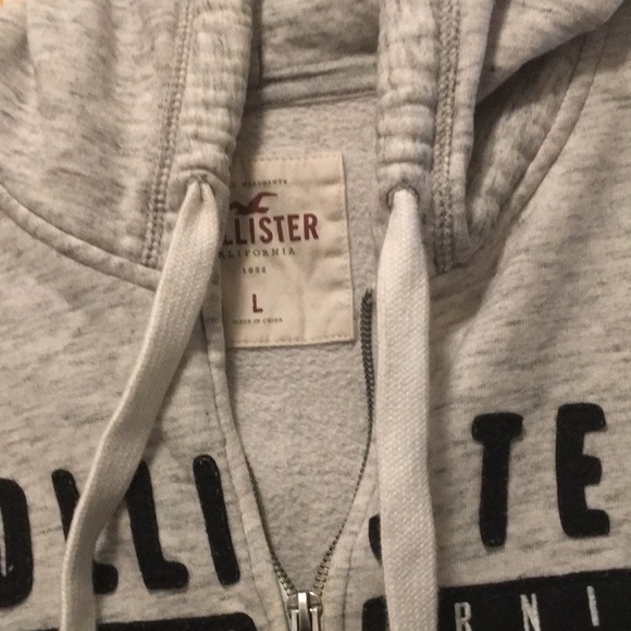 Hollister Ladies Hoodie with Thumbholes - Picture 3 of 5
